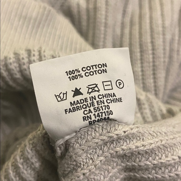 V-Neck Ribbed Sweater Cream - Picture 4 of 4